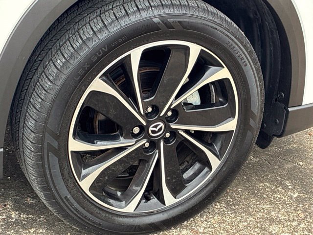 Used 2023 MAZDA CX-5 AWD 2.5 S w/ Premium Package image 16