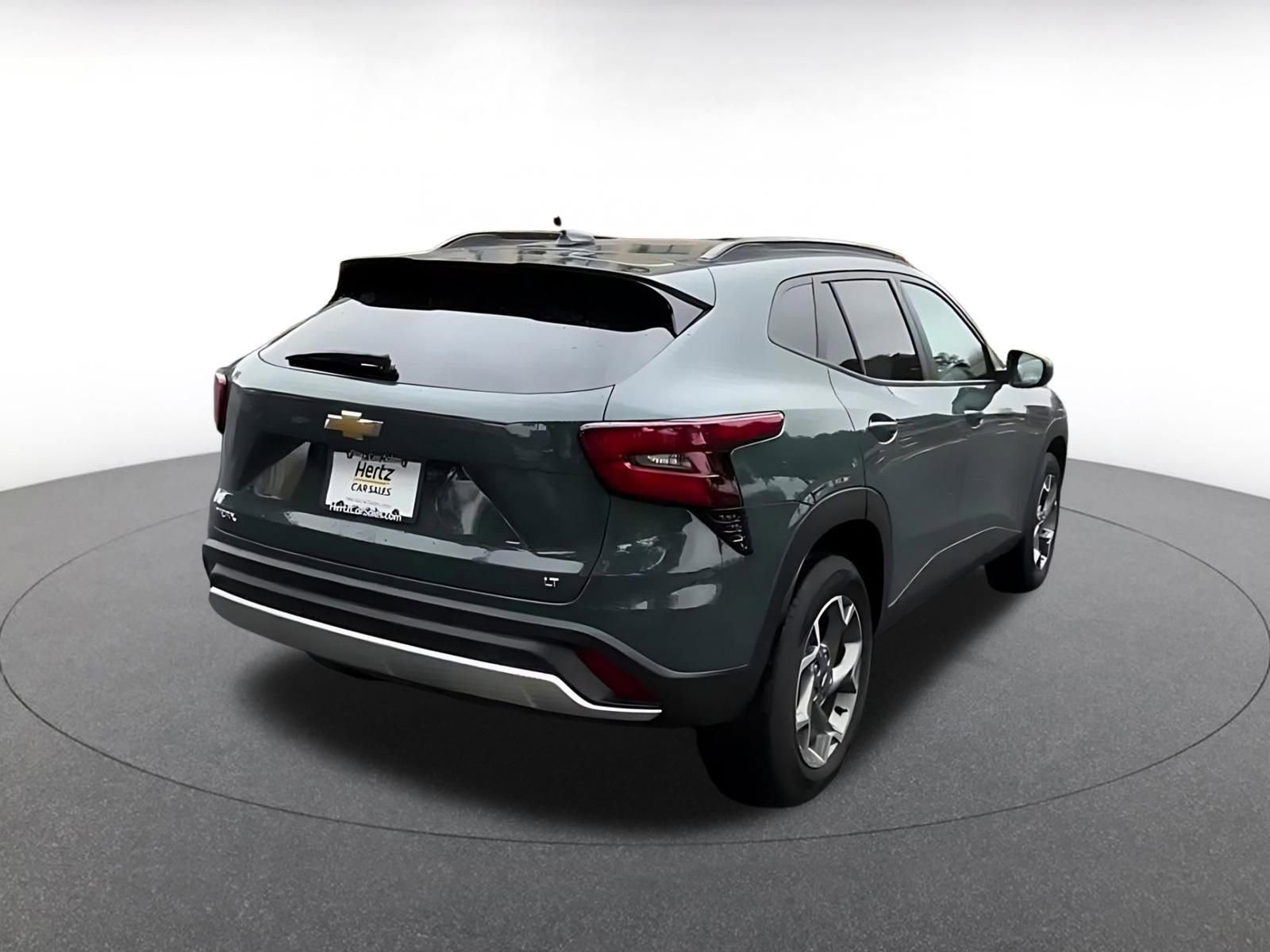 Used 2025 Chevrolet Trax LT image 13