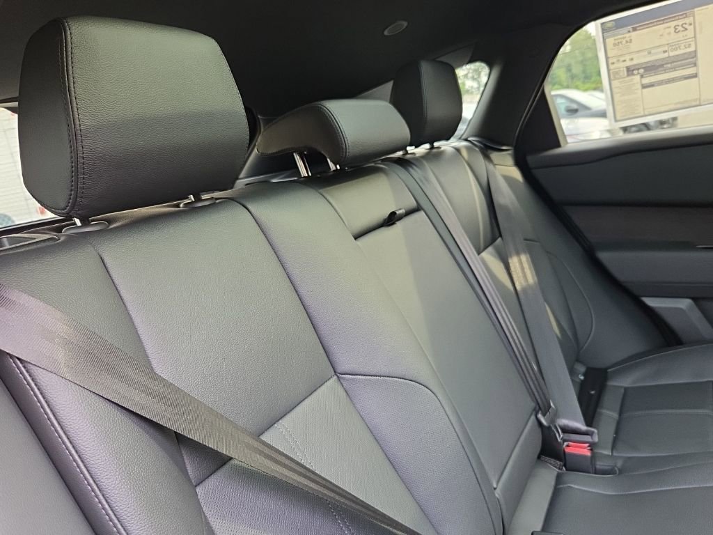 New 2026 Land Rover Range Rover Velar Dynamic SE image 18