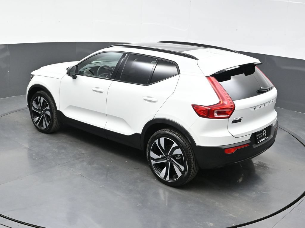New 2026 Volvo XC40 B5 Ultra w/ Climate Package AWD/4WD image 38