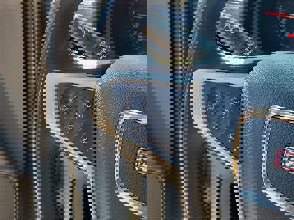 Used 2023 GMC Terrain SLT image 26