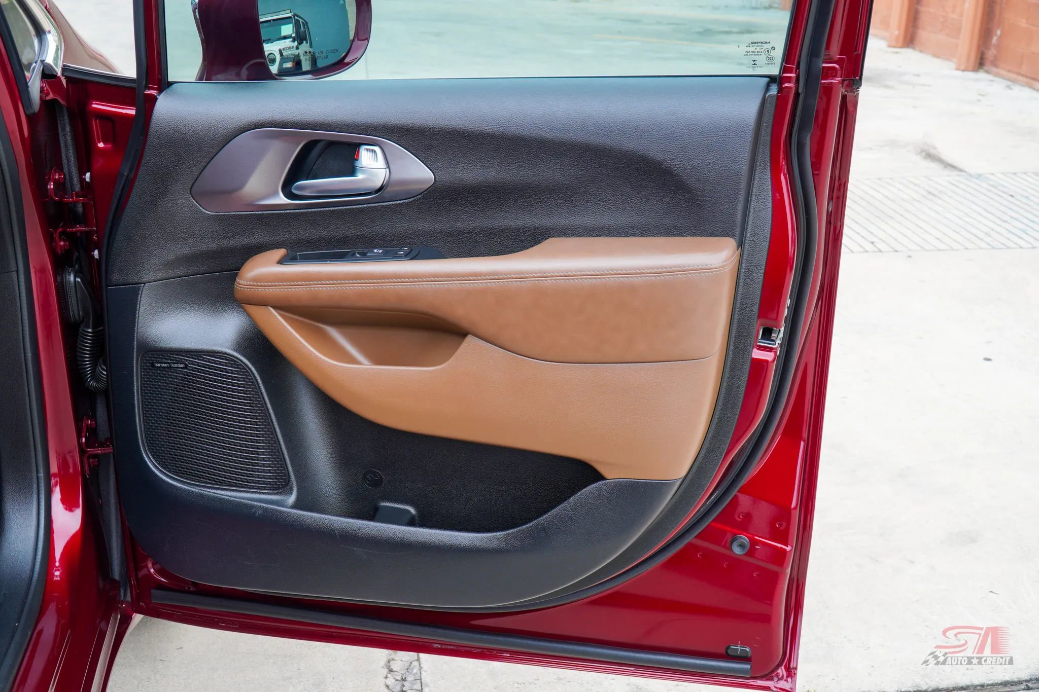 Used 2017 Chrysler Pacifica Limited image 19
