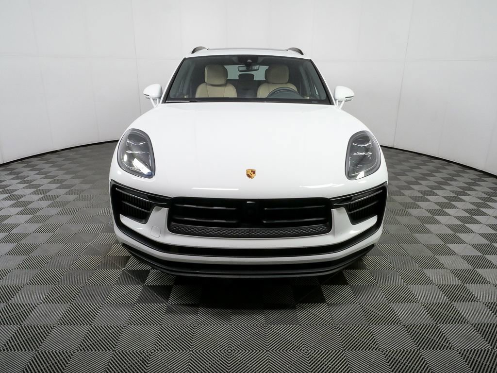 Certified 2022 Porsche Macan S AWD/4WD image 37