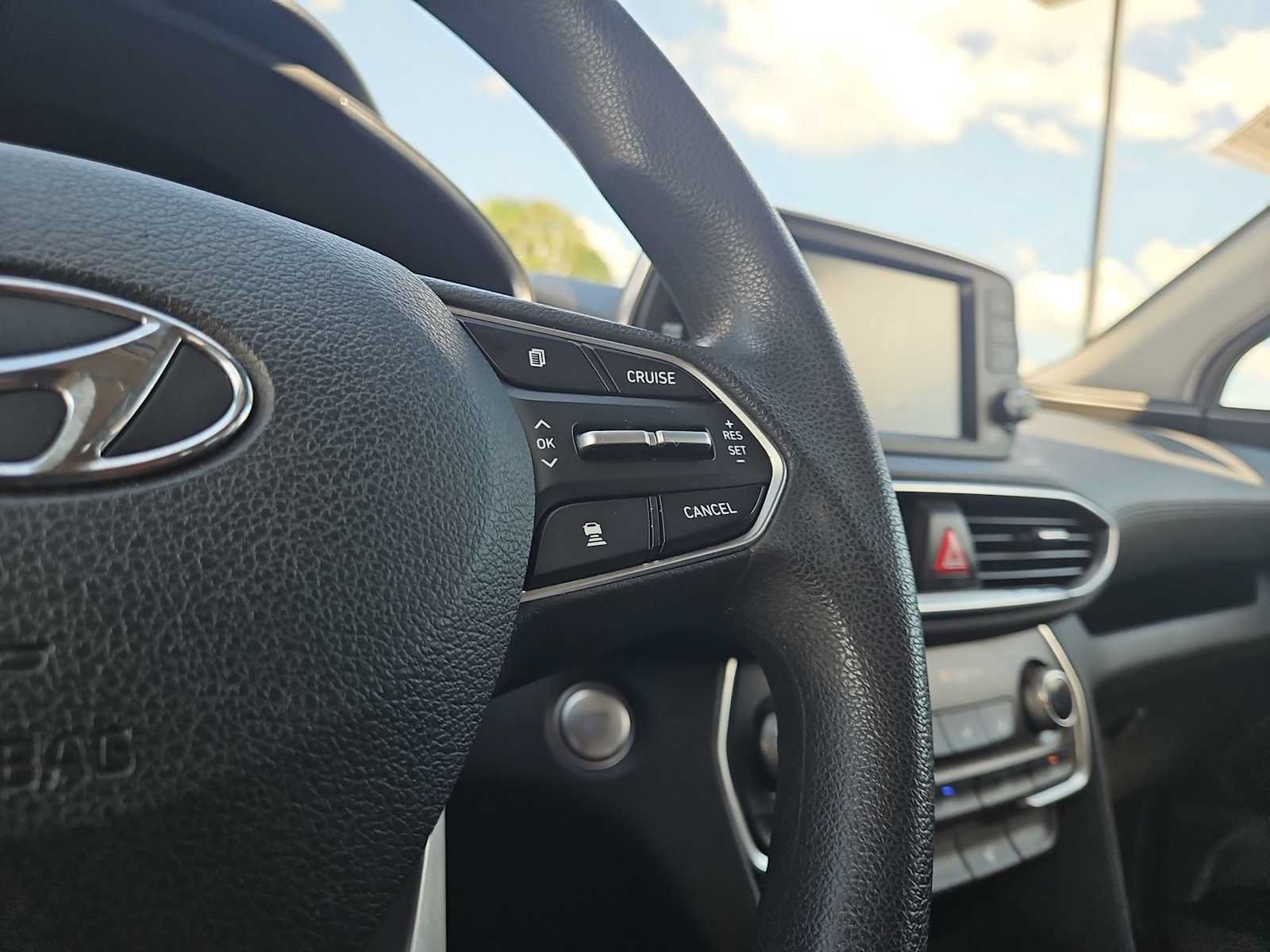 Used 2019 Hyundai Santa Fe SEL FWD image 25