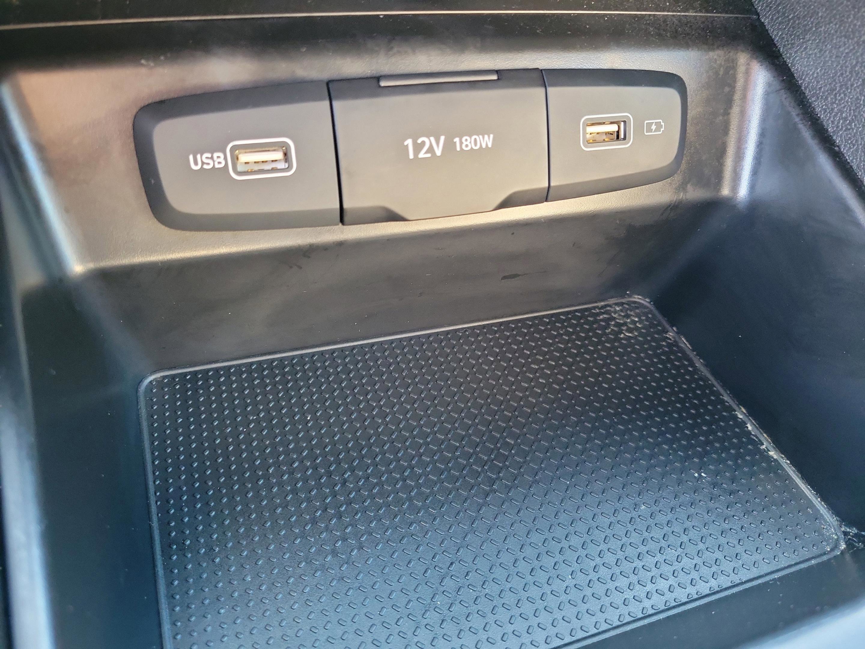 Used 2023 Hyundai Santa Cruz SE image 27