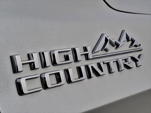 Used 2023 Chevrolet Suburban High Country w/ Premium Package 2 AWD/4WD image 24
