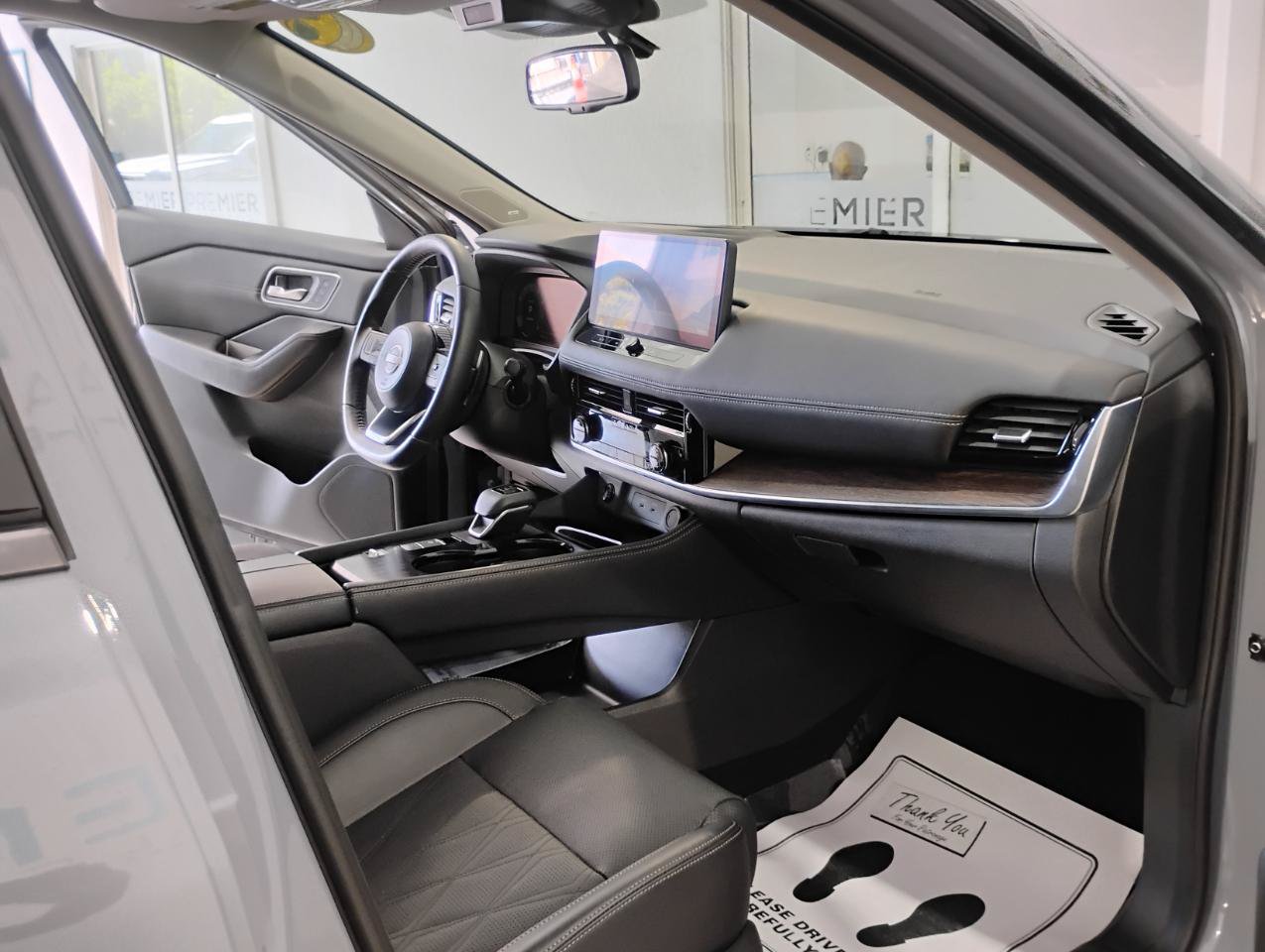 Used 2024 Nissan Rogue Platinum w/ Platinum Premium Package FWD image 57