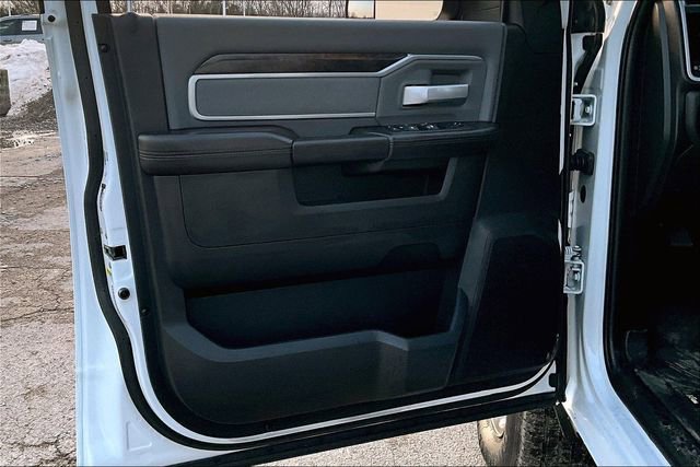Used 2022 RAM 3500 Big Horn image 21
