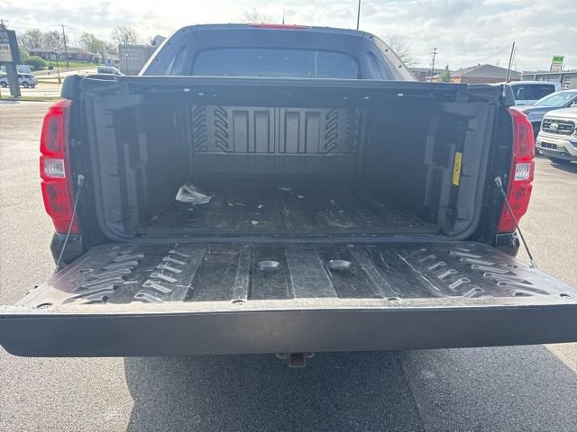 Used 2011 Chevrolet Avalanche LT image 12