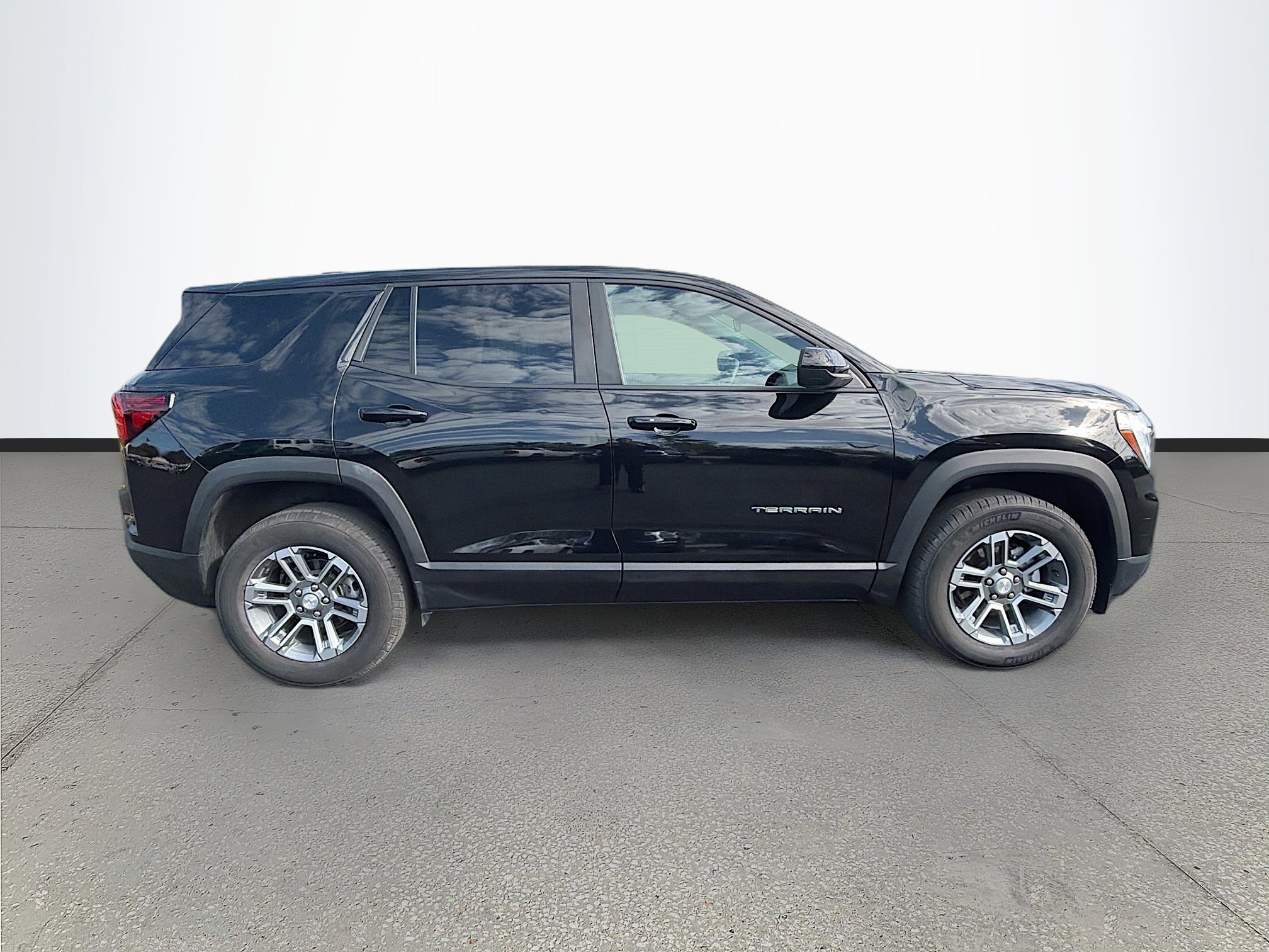 Used 2025 GMC Terrain Elevation image 2