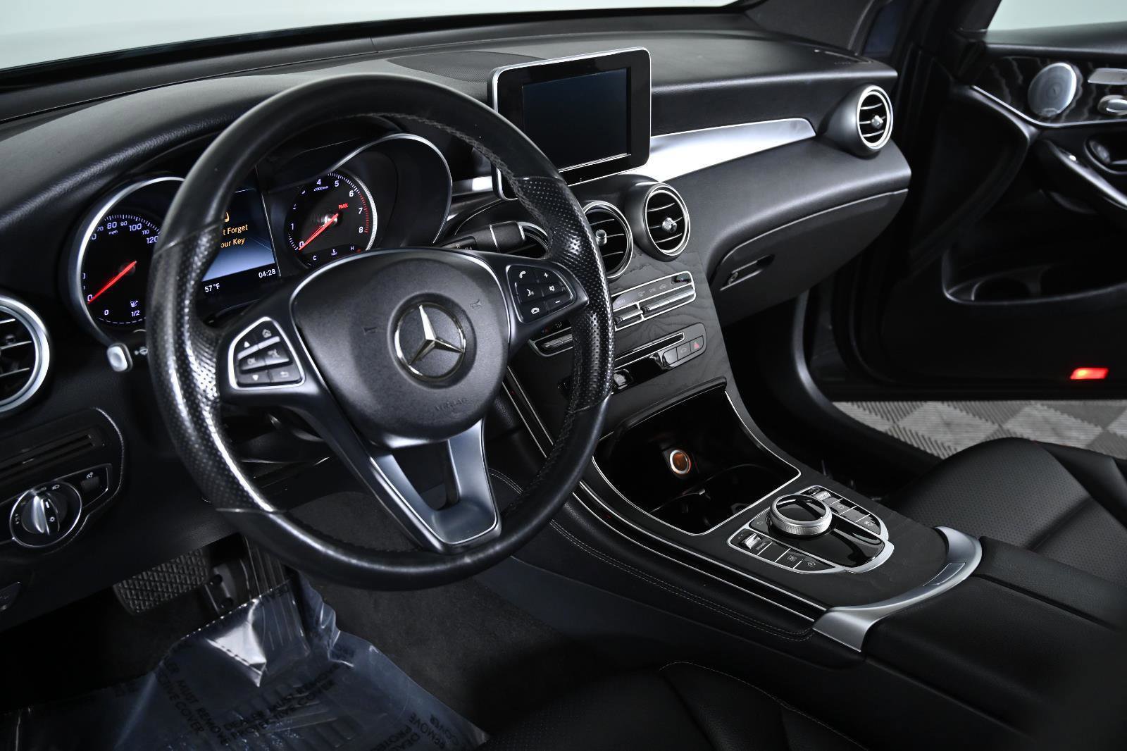 Used 2018 Mercedes-Benz GLC 300 4MATIC image 10