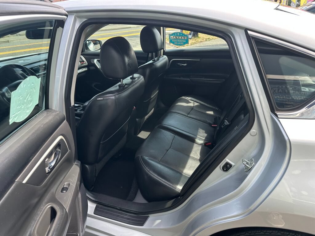 Used 2017 Nissan Altima 2.5 SL w/ Moonroof Package FWD image 14