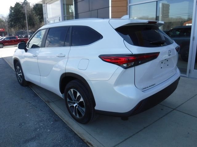 Used 2023 Toyota Highlander XLE image 10