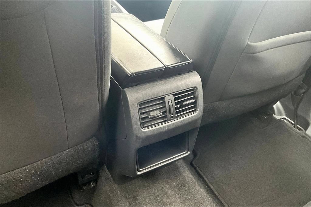 Used 2024 Nissan Rogue S FWD image 11