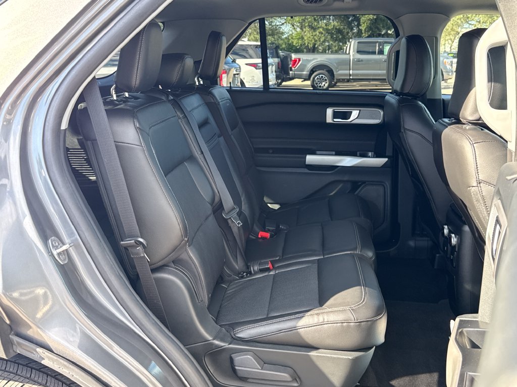 Certified 2022 Ford Explorer Limited AWD/4WD image 29