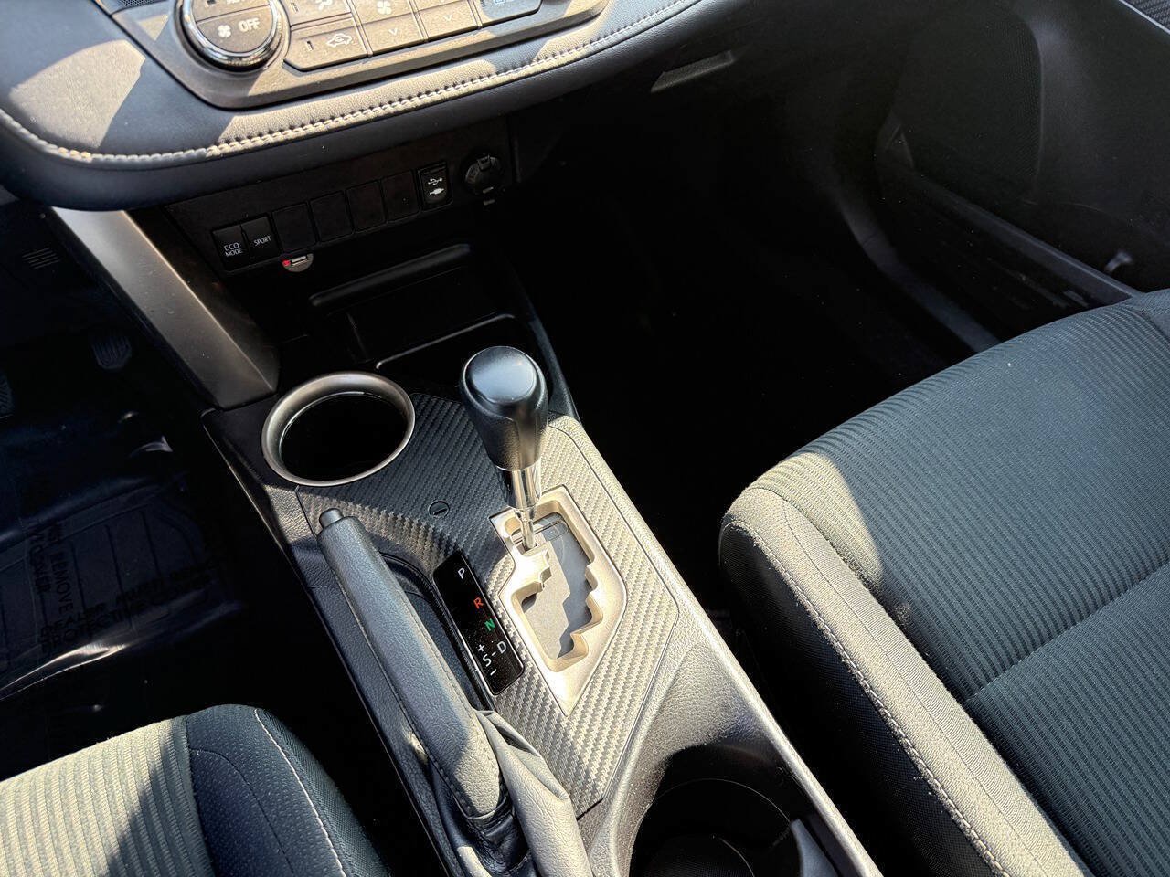 Used 2015 Toyota RAV4 XLE AWD/4WD image 23