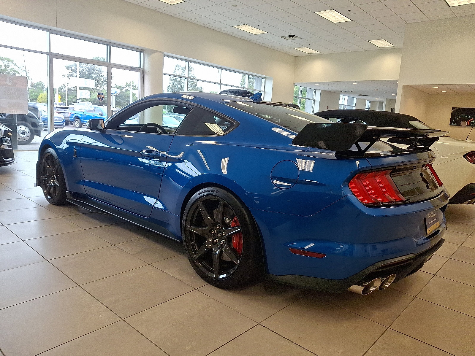 Certified 2021 Ford Mustang Shelby GT500 w/ Carbon Fiber Track Pack image 7