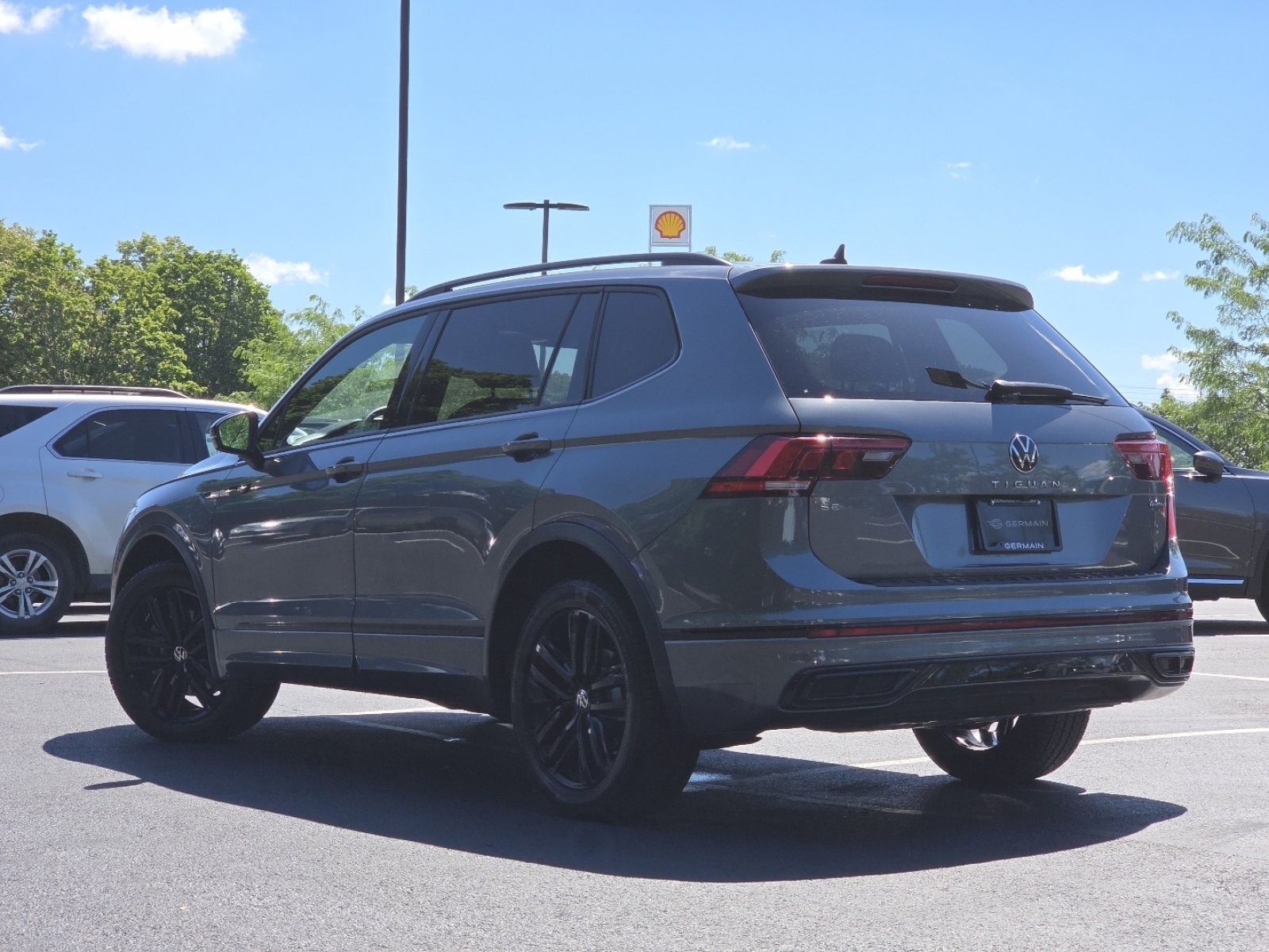 Used 2022 Volkswagen Tiguan SE R-Line AWD/4WD image 22