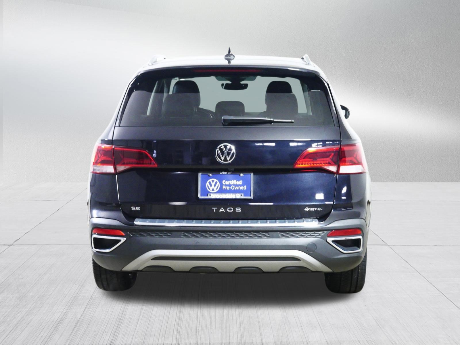 Certified 2023 Volkswagen Taos SE w/ Panoramic Sunroof Package image 6