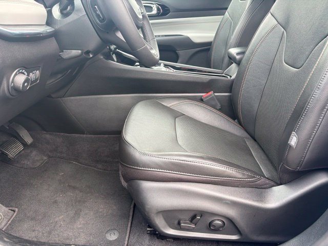 Used 2023 Jeep Compass Limited AWD/4WD image 9
