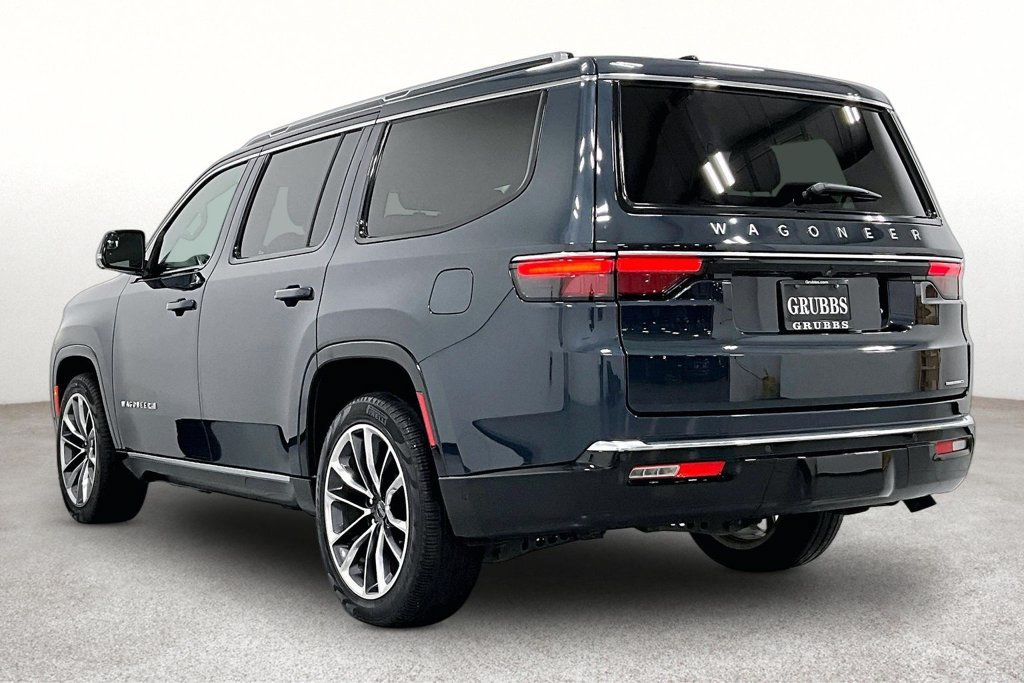 Used 2024 Jeep Wagoneer Series III w/ Premium Group I AWD/4WD image 15