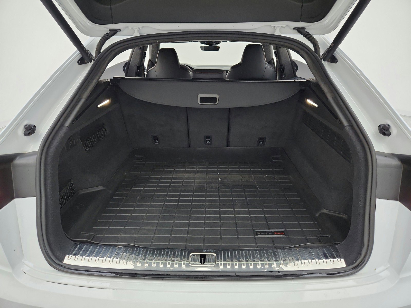 Used 2022 Audi RS Q8 w/ Luxury Package image 46