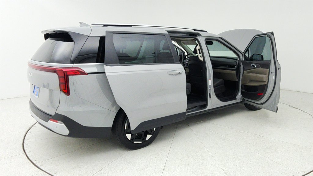 Used 2026 Kia Carnival EX FWD image 12