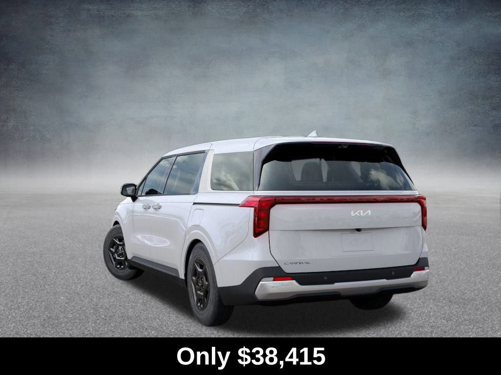 Used 2026 Kia Carnival image 4