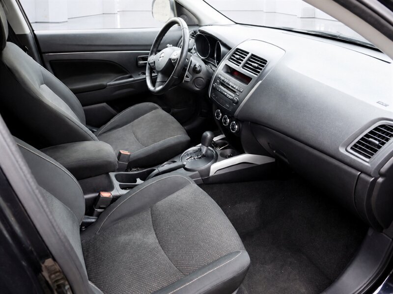 Used 2013 Mitsubishi Outlander Sport SE AWD/4WD image 21