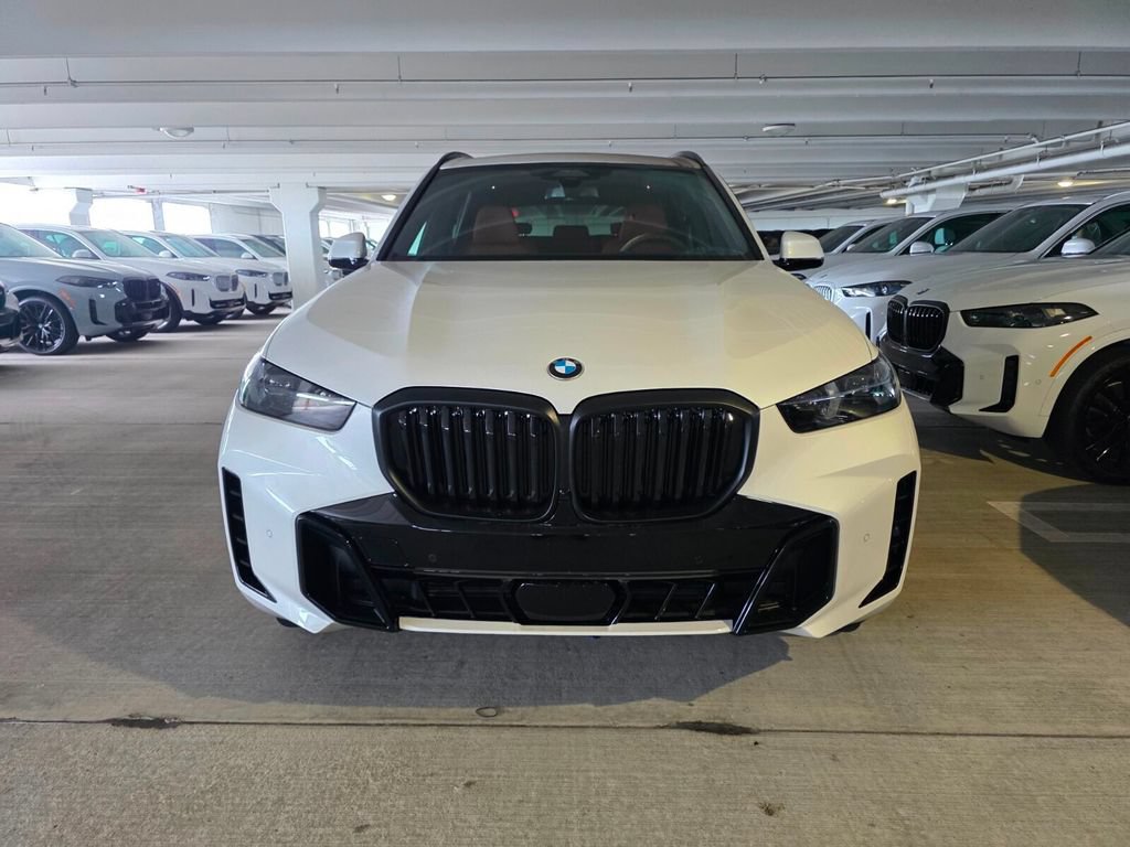 New 2026 BMW X5 sDrive40i w/ M Sport Package RWD image 2