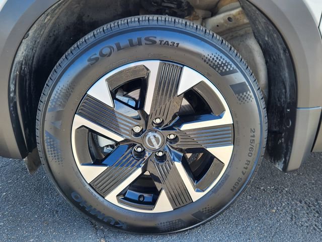 Certified 2025 Nissan Kicks SV AWD/4WD image 15