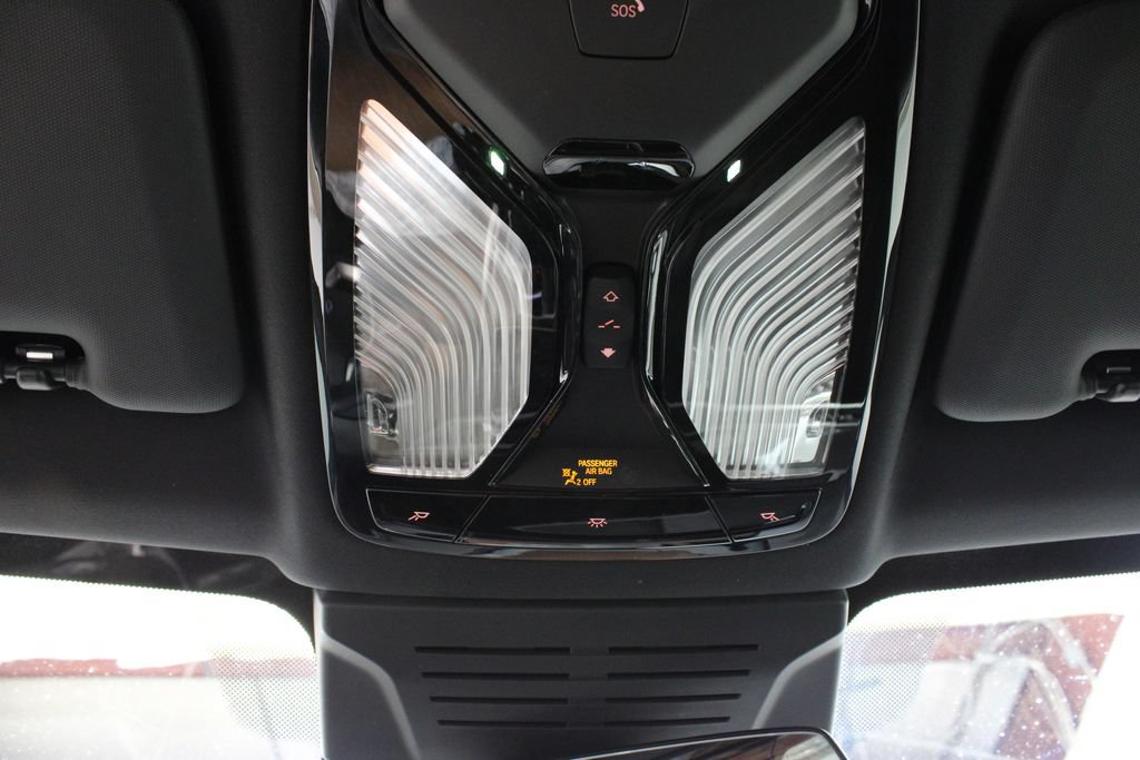 Used 2025 BMW X5 xDrive50e AWD/4WD image 30