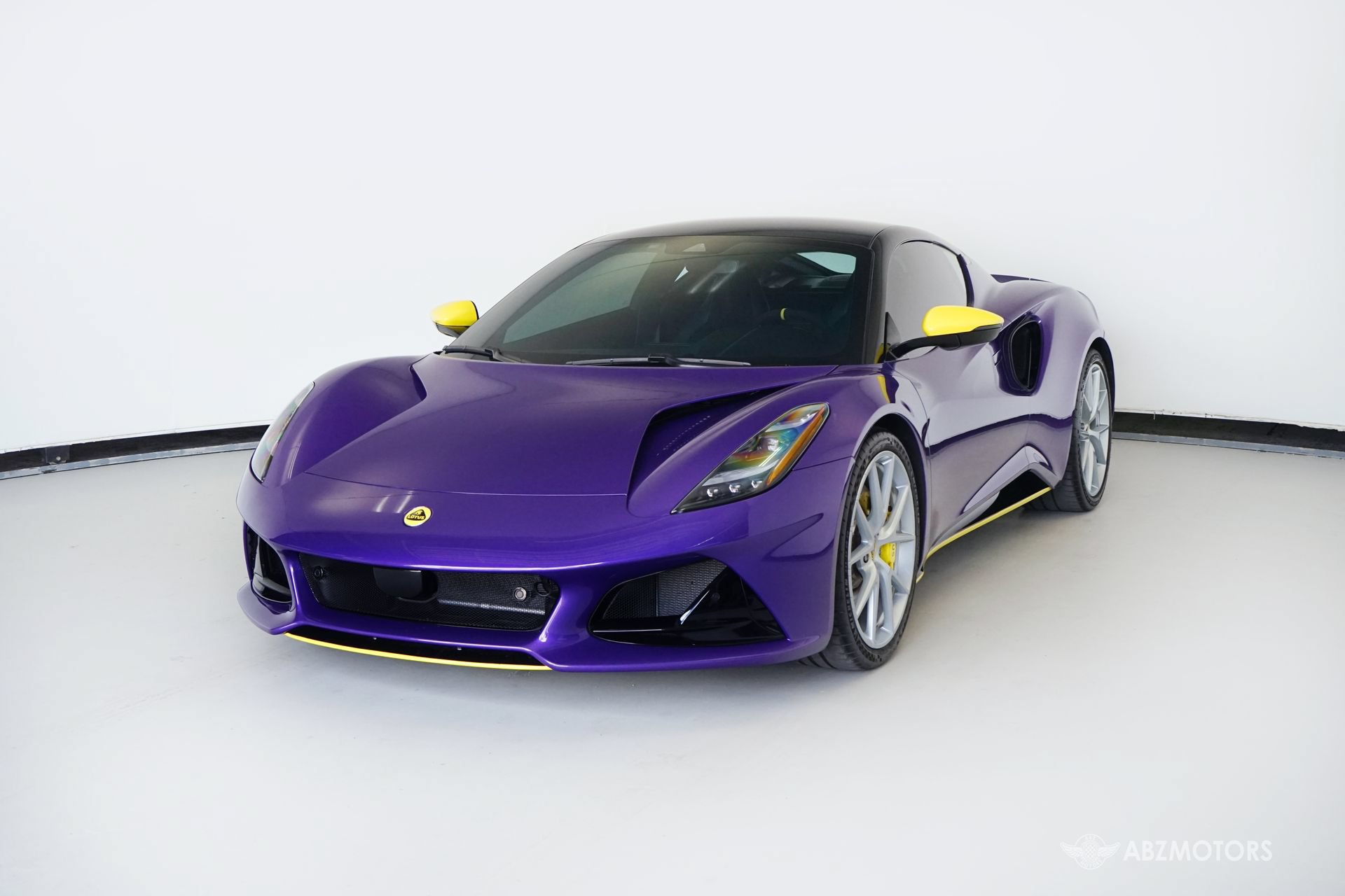 Used 2026 Lotus Emira SE RWD image 2