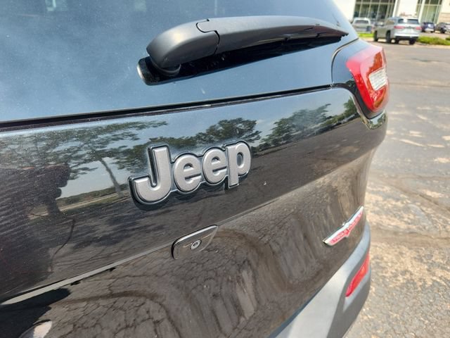Used 2015 Jeep Cherokee Trailhawk w/ Cold Weather Group AWD/4WD image 23