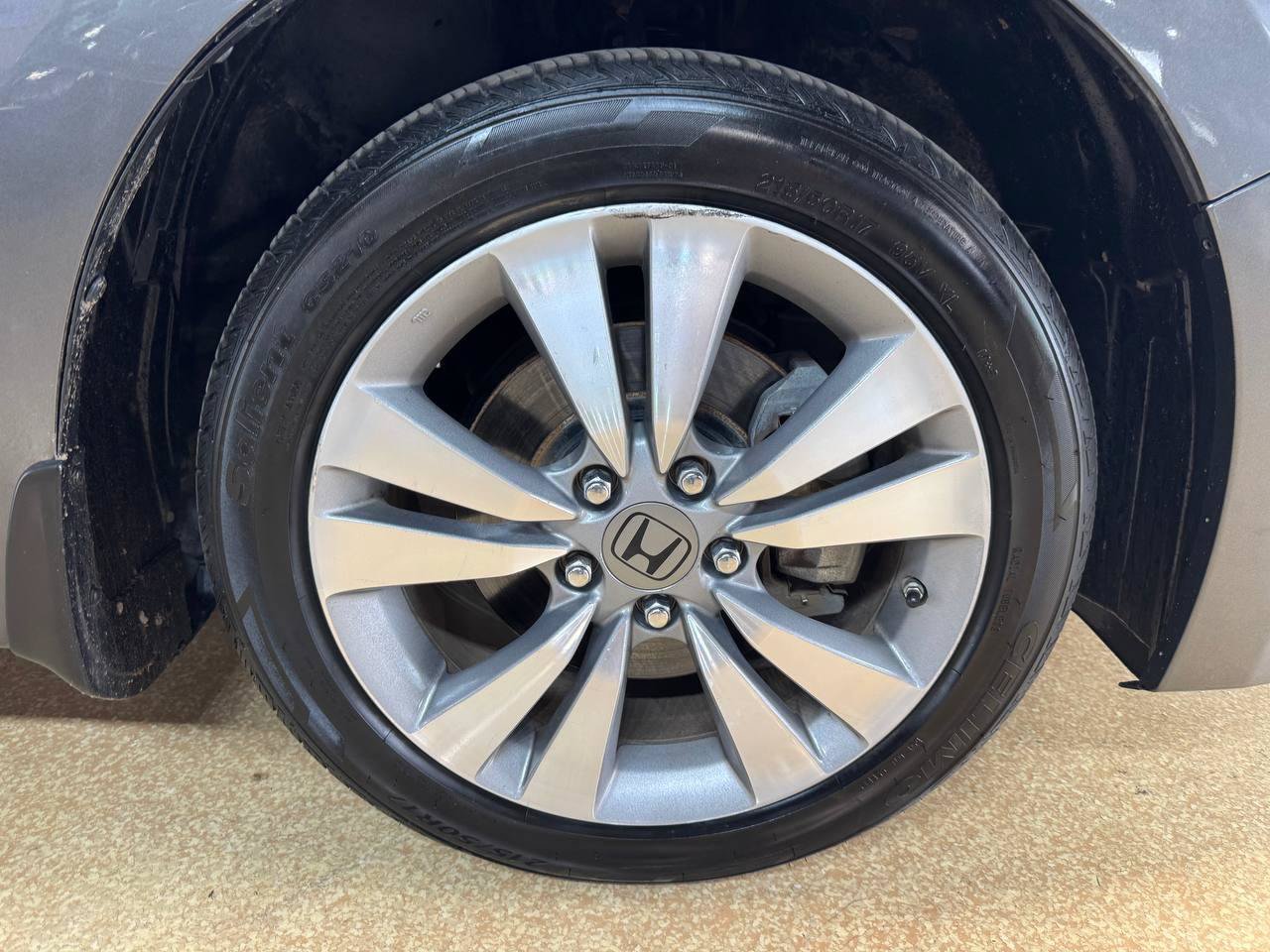 Used 2011 Honda Accord EX-L image 35