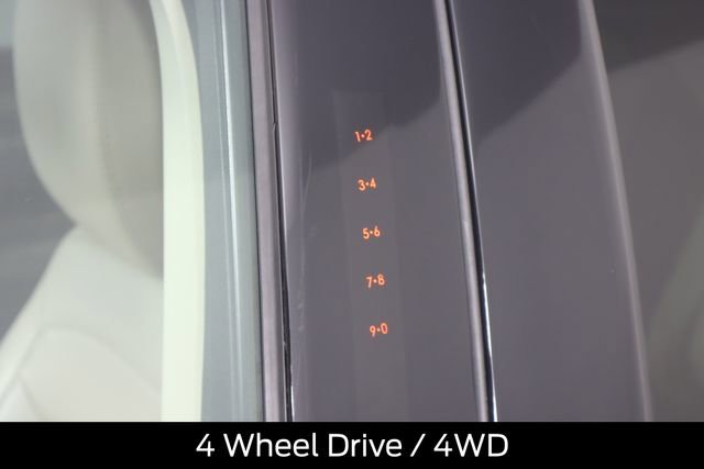 Used 2022 Ford Explorer Limited AWD/4WD image 6