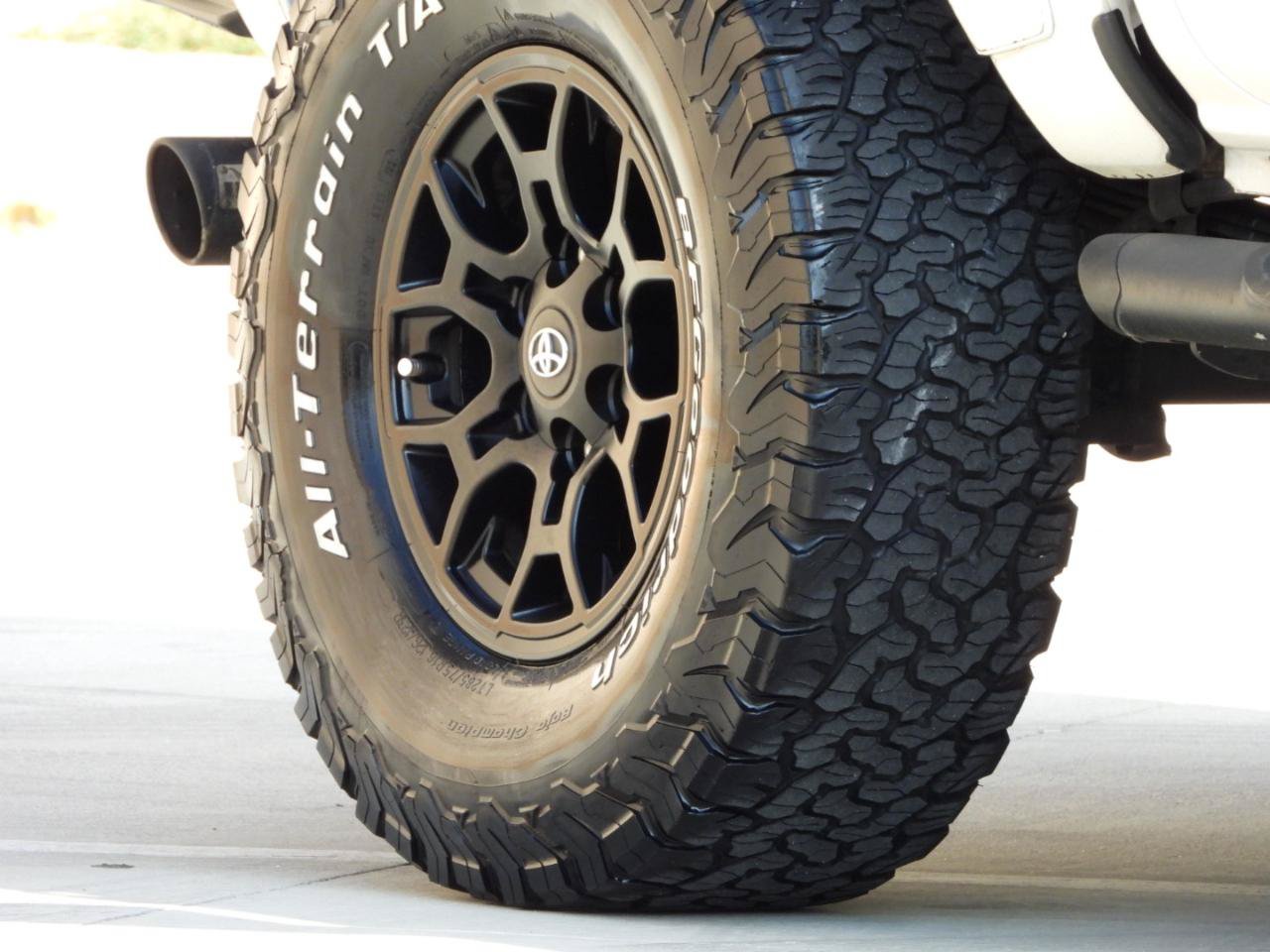 Used 2021 Toyota Tacoma SR5 RWD image 20