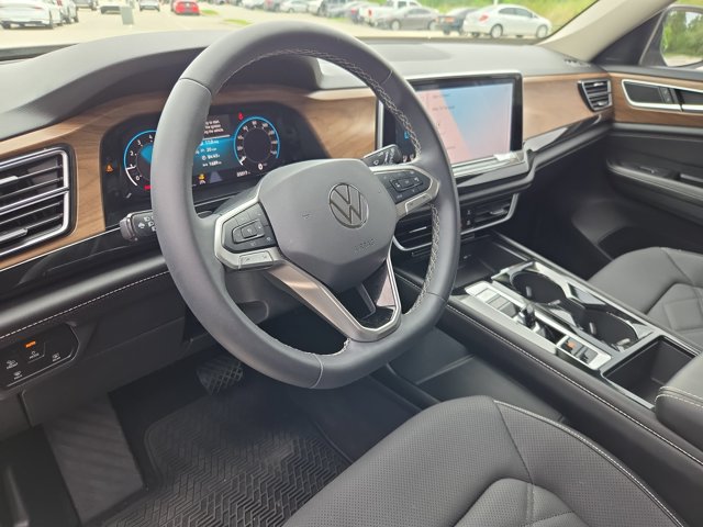 Used 2024 Volkswagen Atlas SE FWD image 9