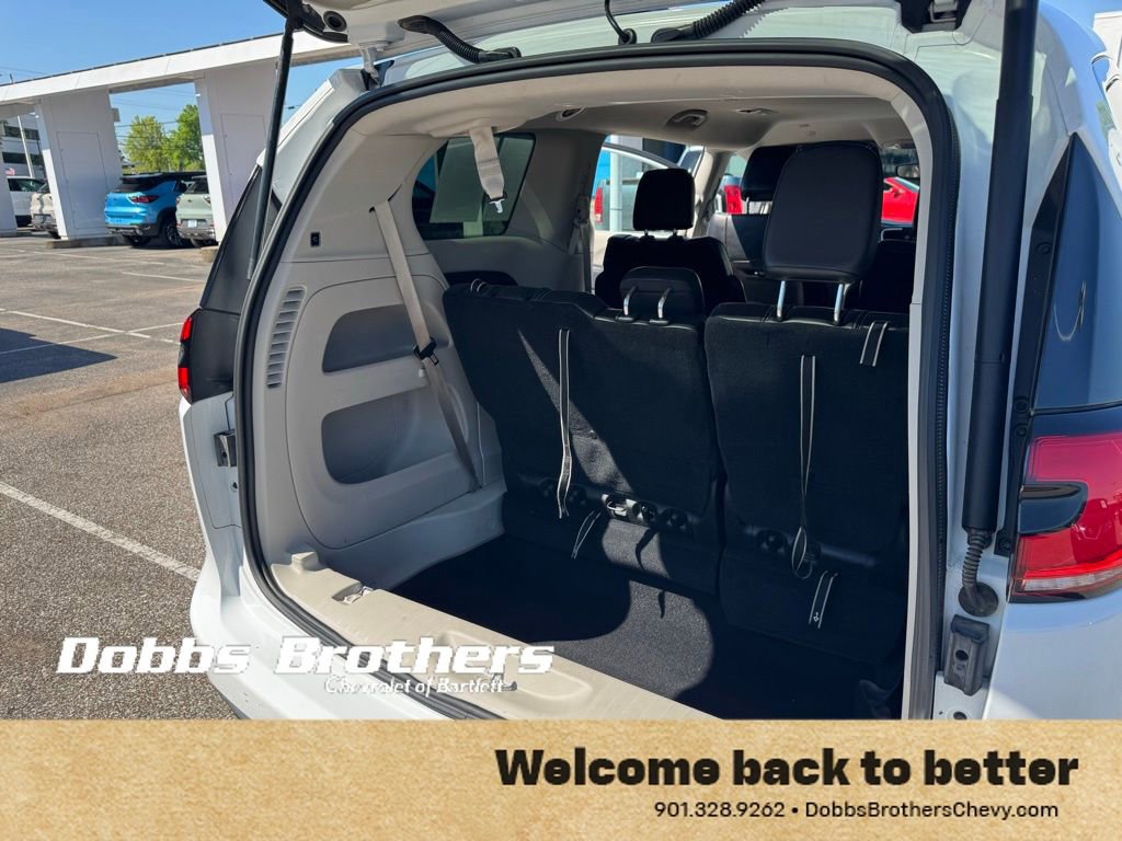 Used 2023 Chrysler Pacifica Touring-L image 43