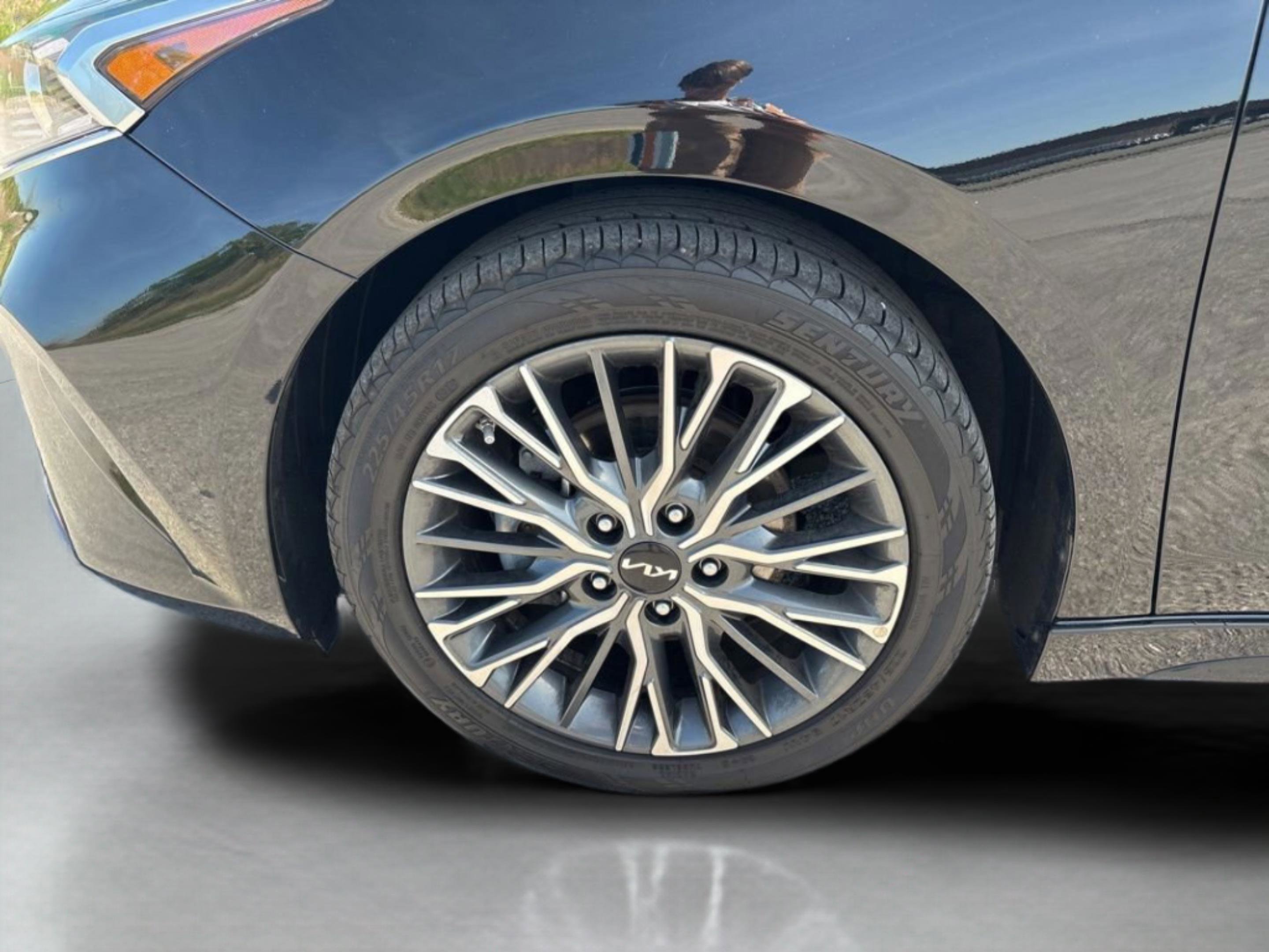 Used 2023 Kia Forte GT-Line w/ GT-Line Technology Package FWD image 44