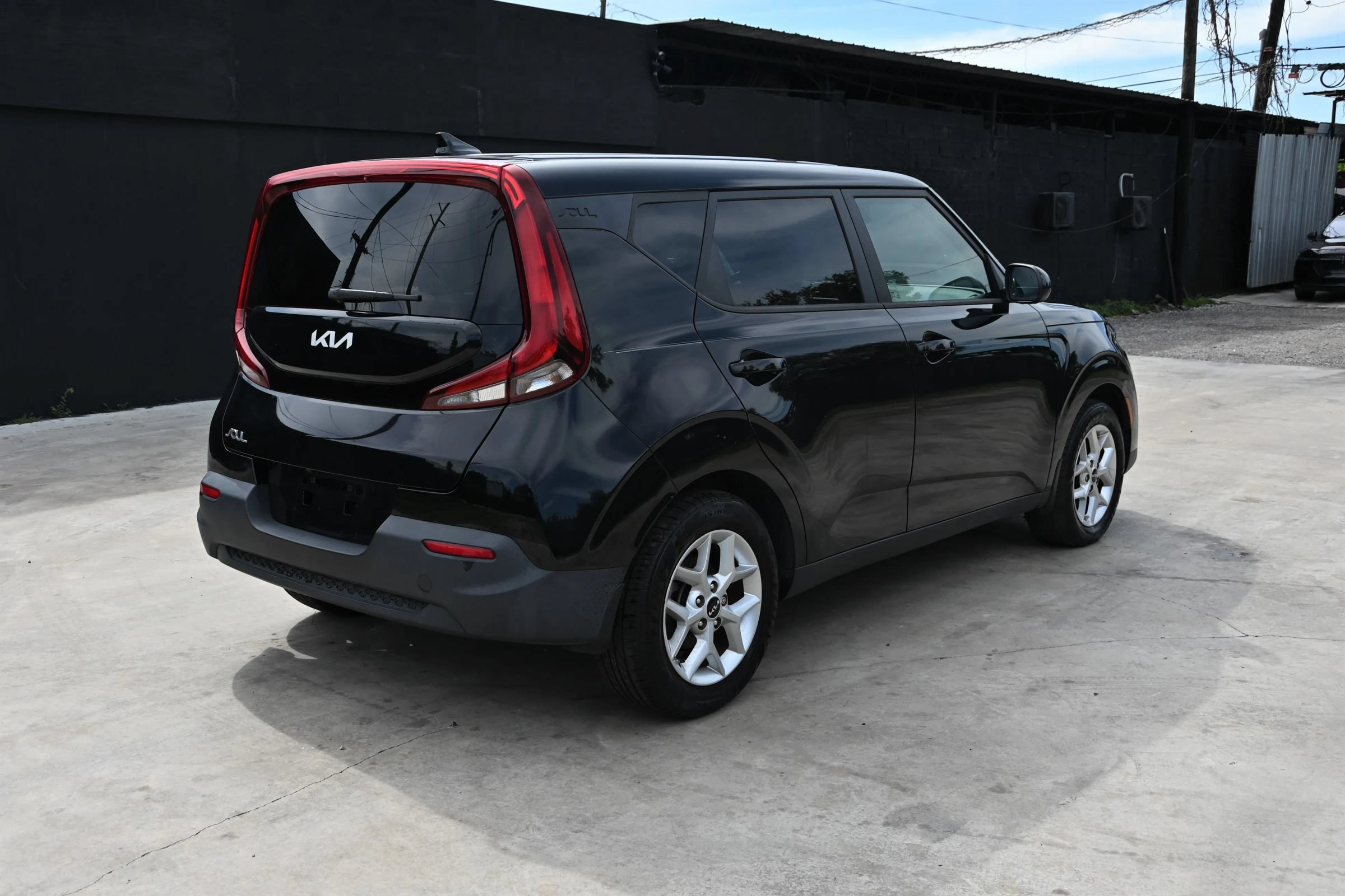 Used 2022 Kia Soul LX w/ Technology Package FWD image 4