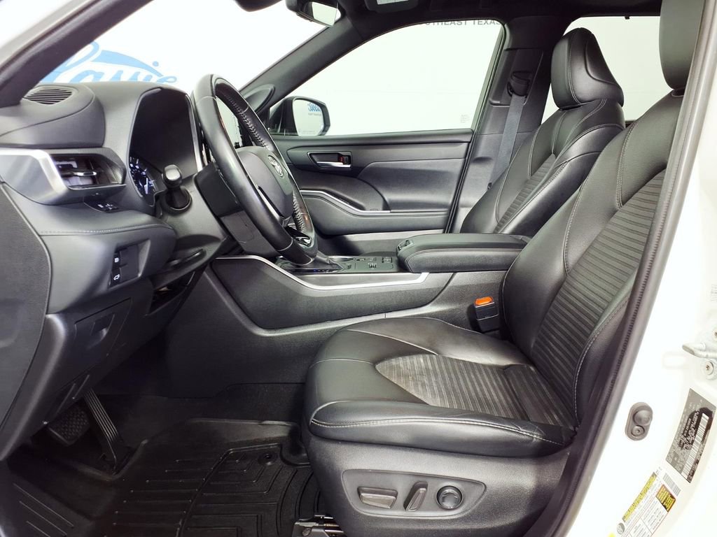 Used 2021 Toyota Highlander XSE image 7
