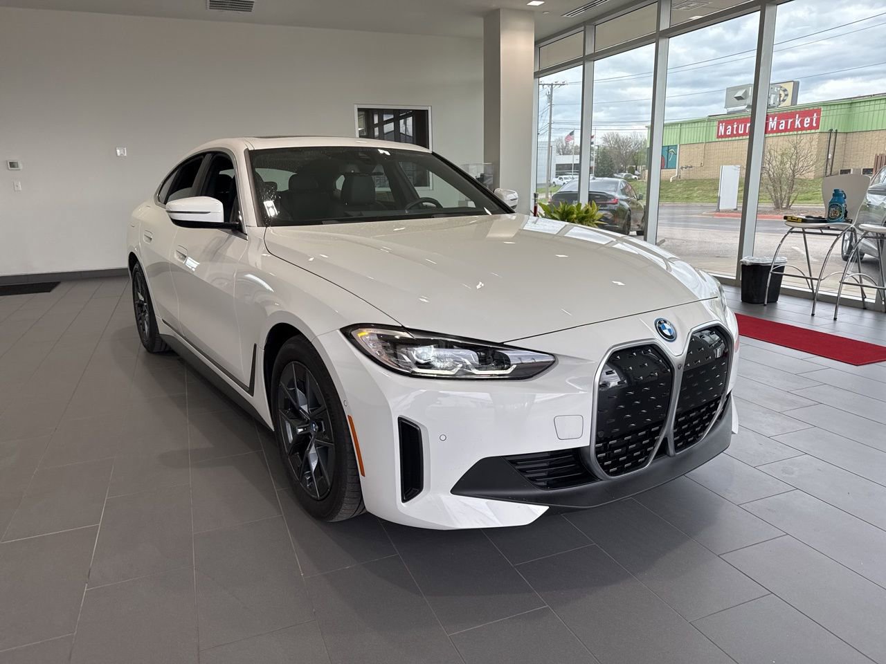 Certified 2024 BMW i4 xDrive40i w/ Premium Package image 2