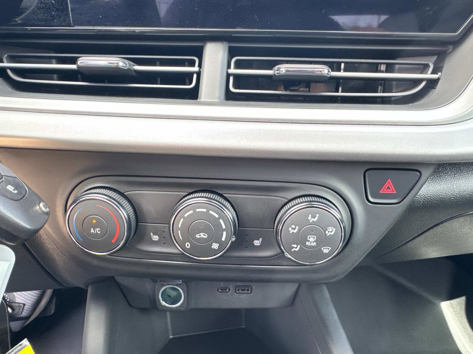 Used 2024 Chevrolet Trax LS w/ LS Convenience Package image 23