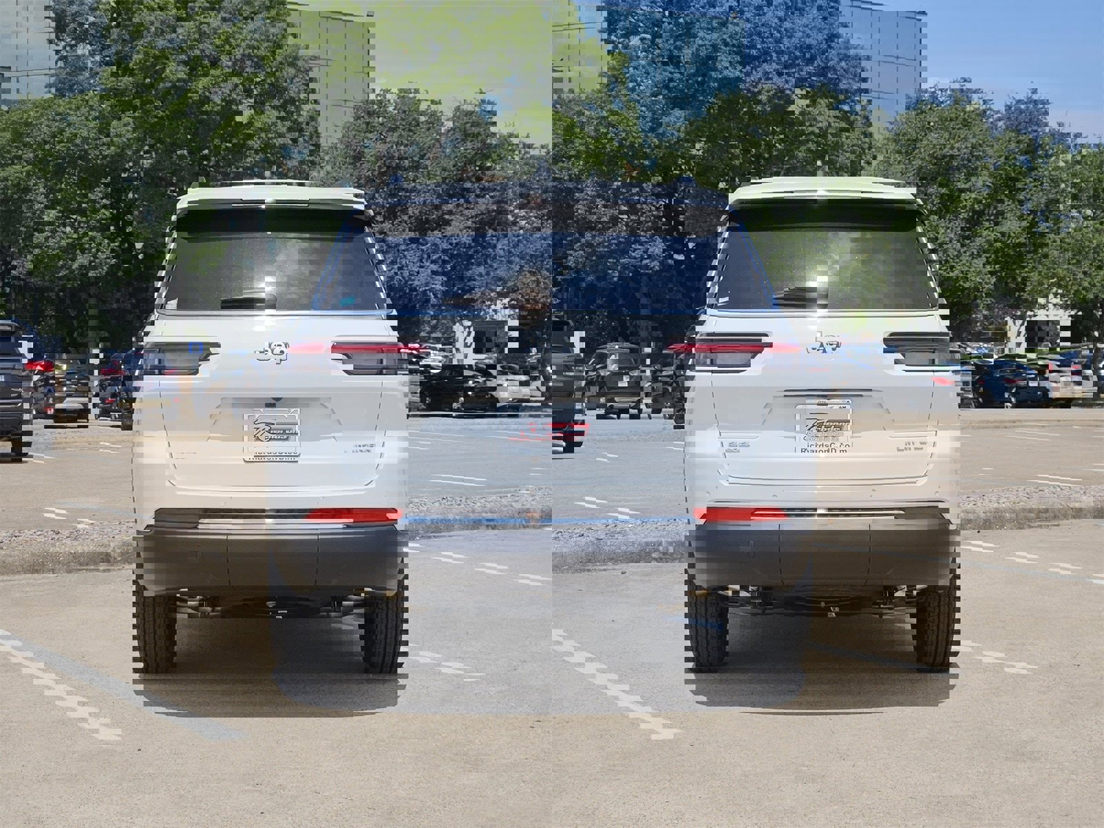 New 2025 Jeep Grand Cherokee L Limited w/ Trailer Tow Package image 5