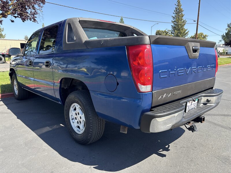 Used 2004 Chevrolet Avalanche 2WD image 9