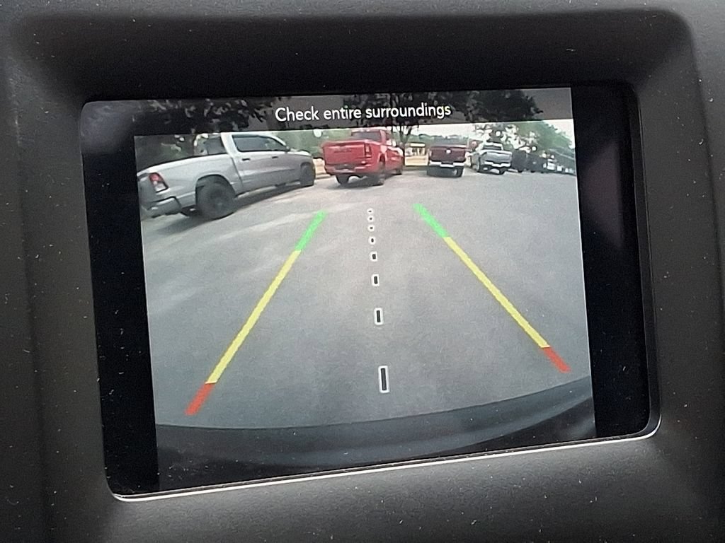 Certified 2019 Jeep Cherokee Latitude Plus w/ Comfort/Convenience Group AWD/4WD image 19