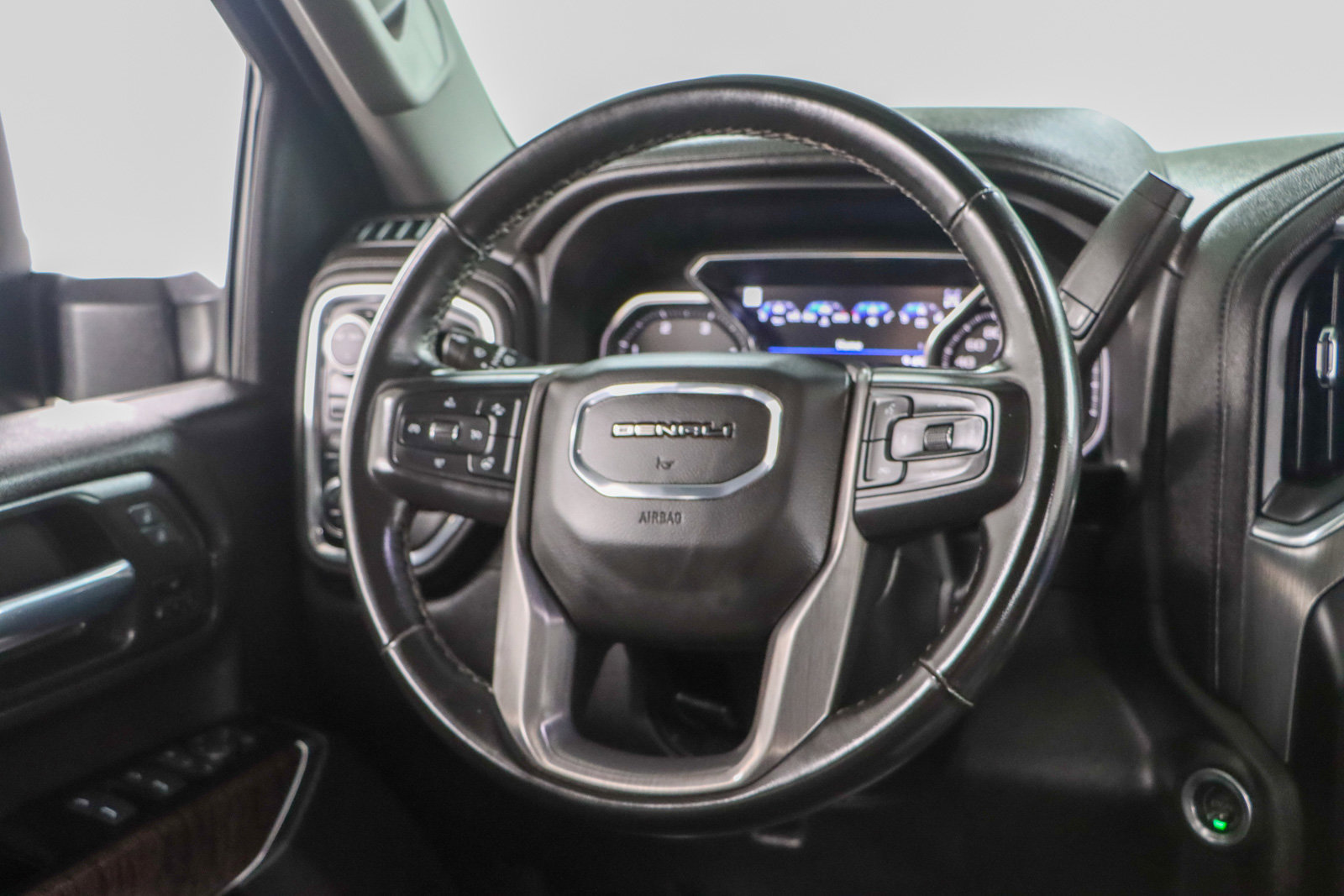 Used 2023 GMC Sierra 2500 Denali w/ Denali Ultimate Package image 13