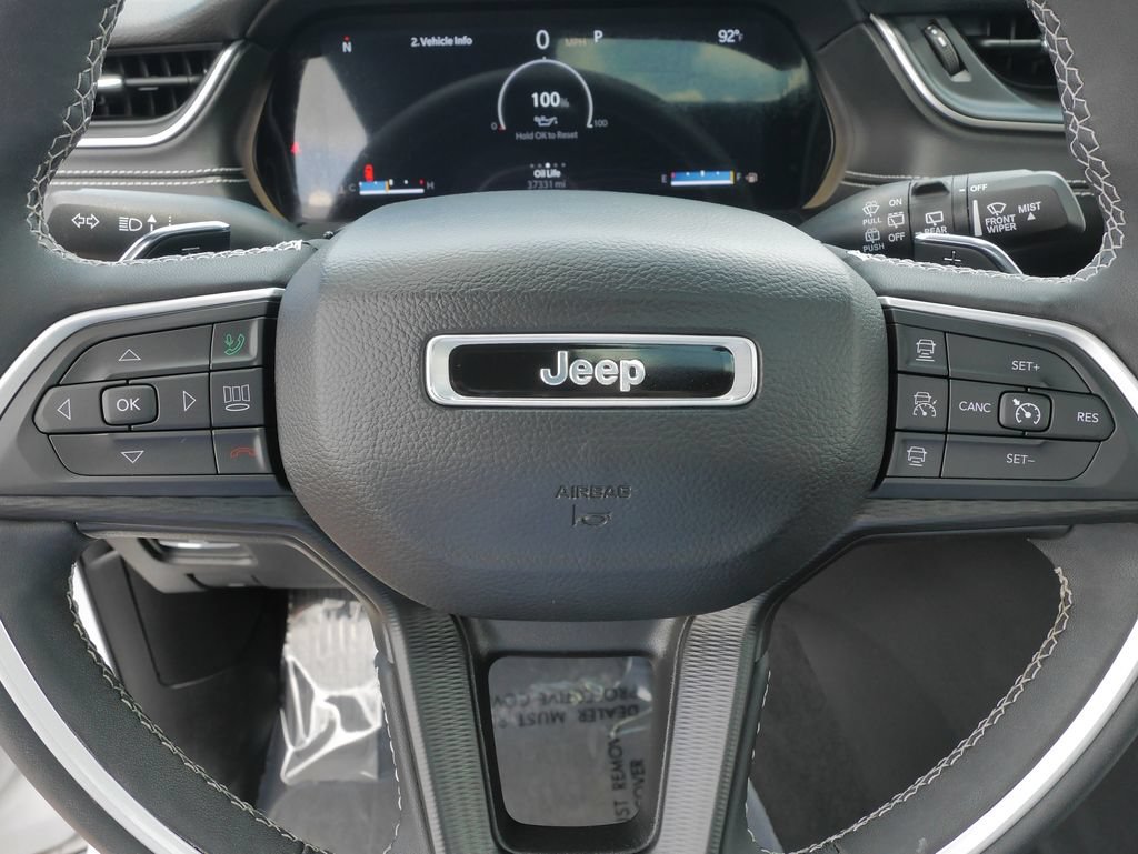 Used 2023 Jeep Grand Cherokee Altitude AWD/4WD image 27