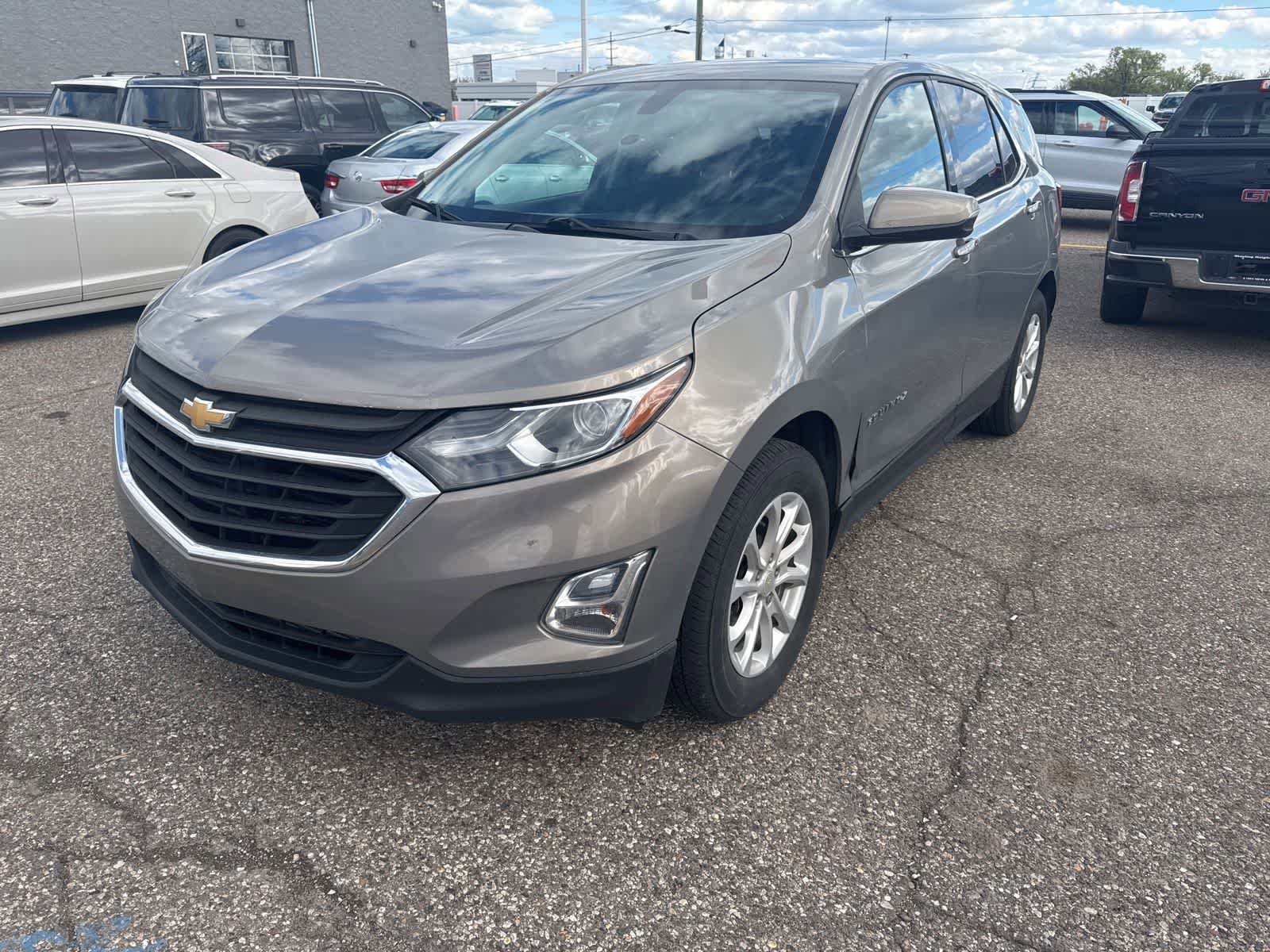 Used 2019 Chevrolet Equinox LT FWD image 1